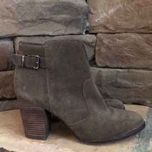 Gianni Bini Suede Ankle Boots / SZ‎ 9.5